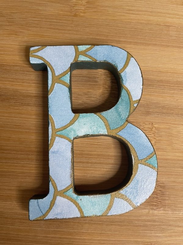 Letra de madera B